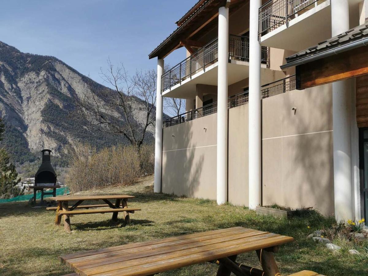 Studio 4 Personnes Avec Piscine Et Sauna - Residence Chateau Des Magnans - Jausiers - Fr-1-165B-45 エクステリア 写真